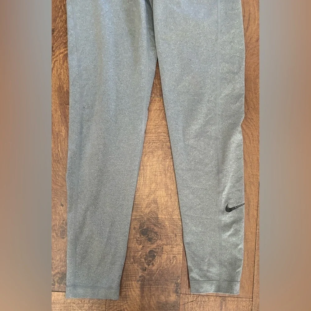 Nike pro Womens leggings Sz Large drifit